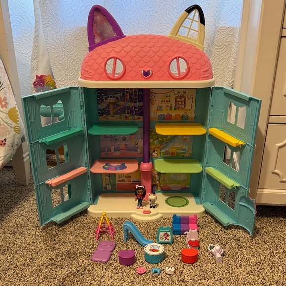 Gabby’s Dollhouse Playset - Picture 1 of 4